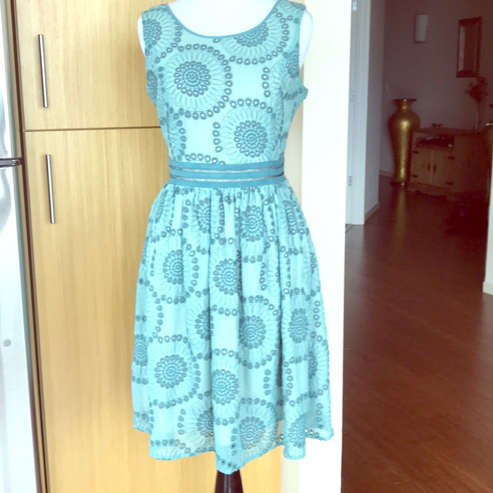 Fabulous summer dress in mint.